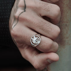 anel sao jorge masculino de prata 925. Anéis masculinos. Anel sao jorge cravejado. anel de prata masculino. anel masculino. joias masculinas. anel de prata masculino.